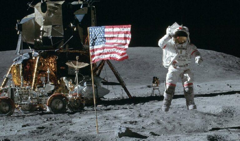 Pretinsa călătorie pe Lună a Misiunilor Apollo. Eveniment real sau înșelătorie? – Video